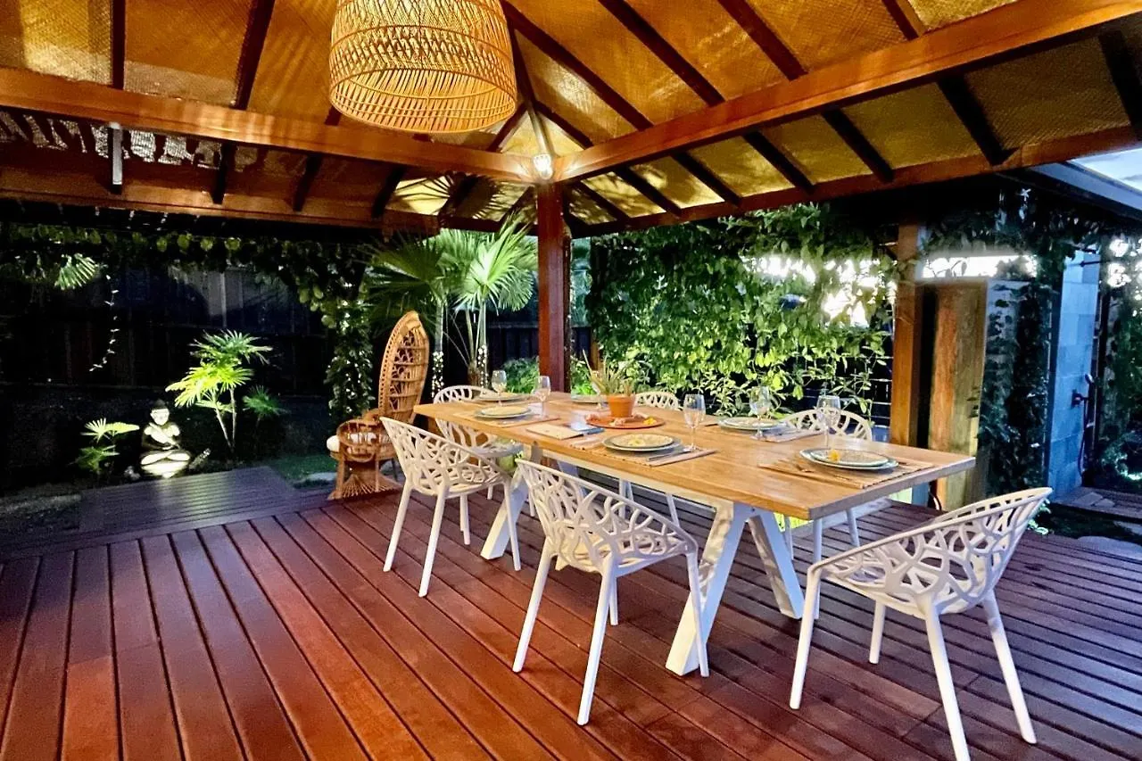 Villa Manuiti, Balinese Luxury Home - Private Swim Spa, Ocean View - Ofyr Bbq - Koi Pond Punaauia  Punaauia (Tahiti)