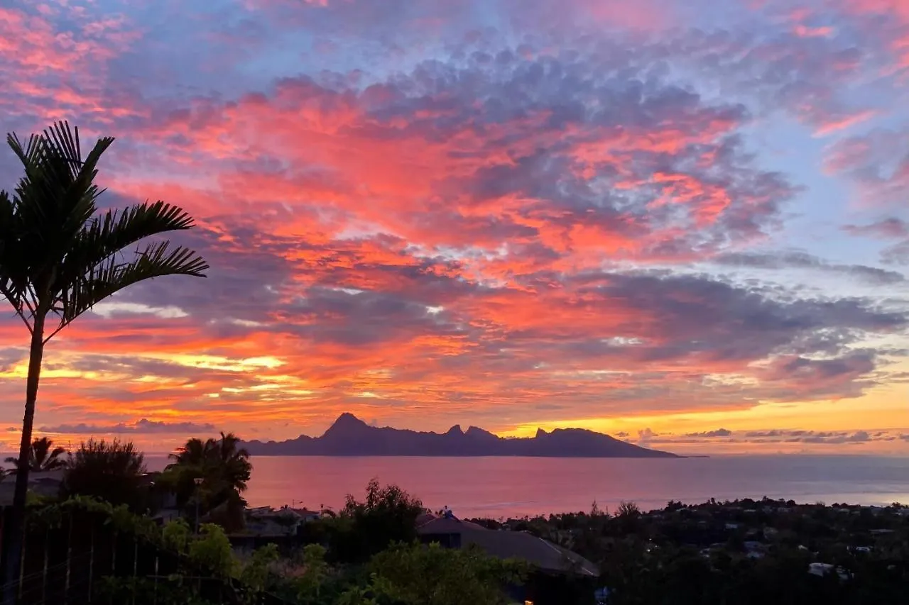 Villa Manuiti, Balinese Luxury Home - Private Swim Spa, Ocean View - Ofyr Bbq - Koi Pond Punaauia